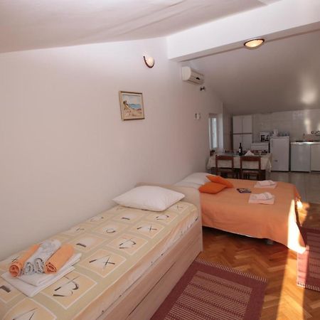 Apartmani Damir Livajic 오미스 외부 사진
