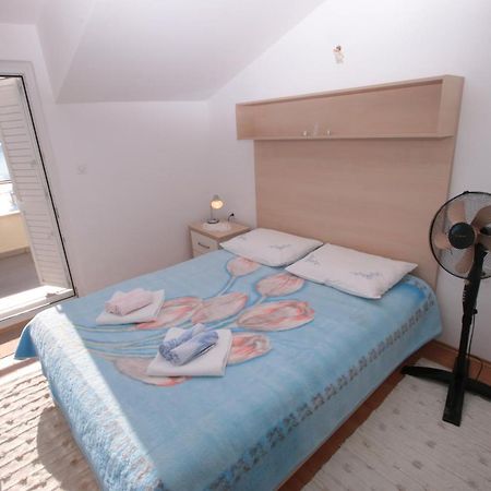 Apartmani Damir Livajic 오미스 외부 사진