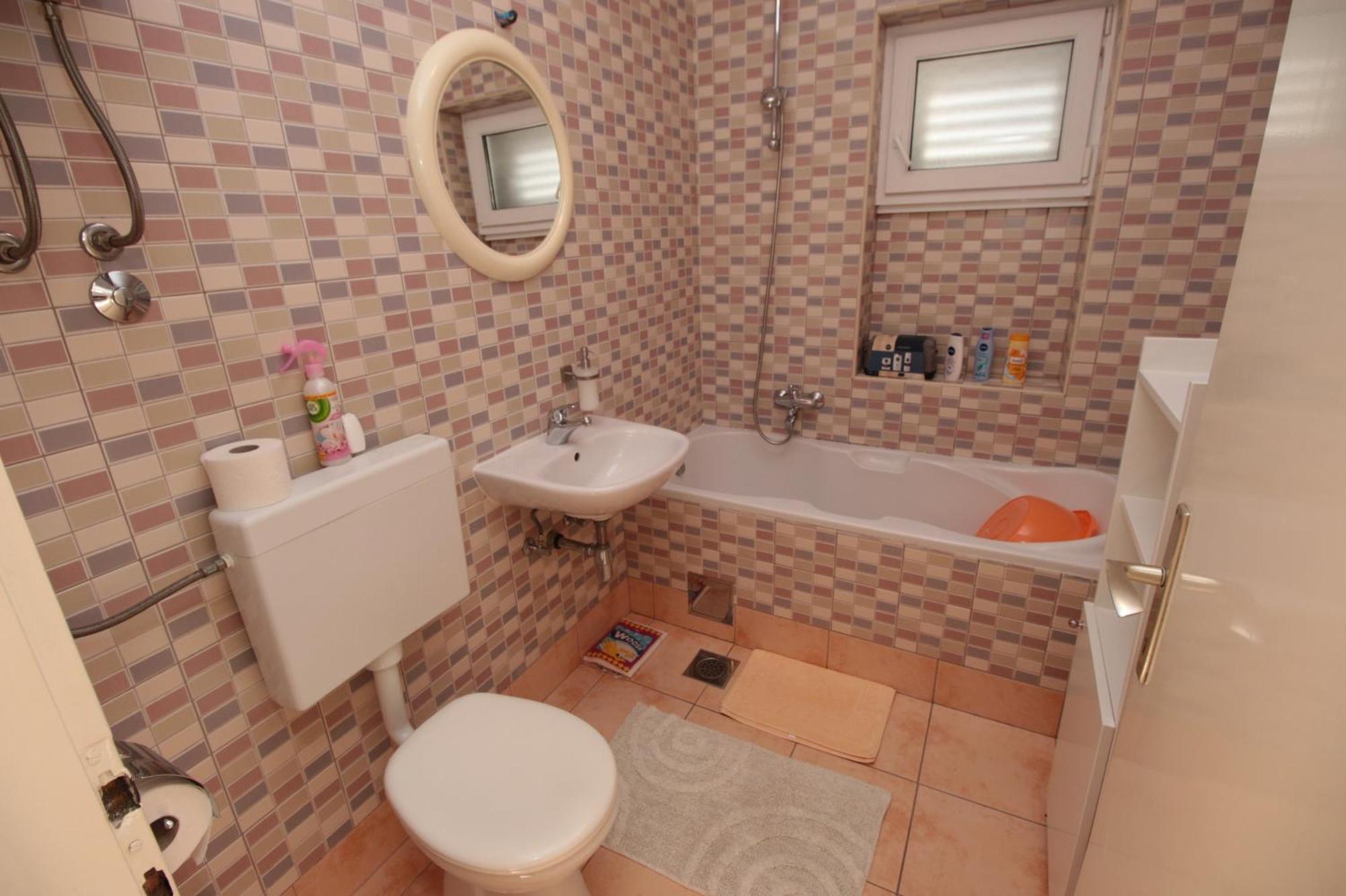 Apartmani Damir Livajic 오미스 외부 사진