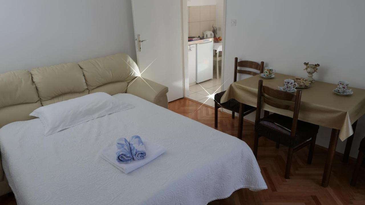 Apartmani Damir Livajic 오미스 외부 사진